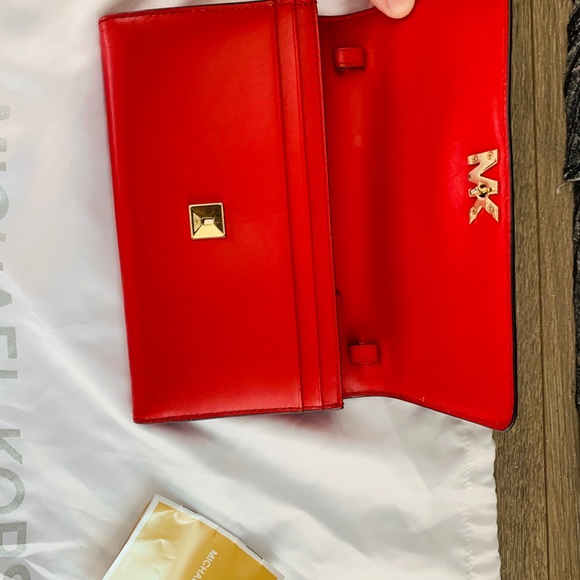 Michael Kors Crossbody/Clutch - Picture 4 of 10